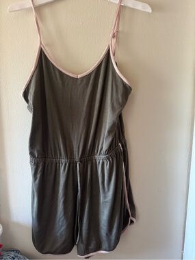 Wallflower Olive Green Top with Dusty Pink Trim